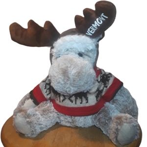 •DolliBu Vermont Sweater Moose plush